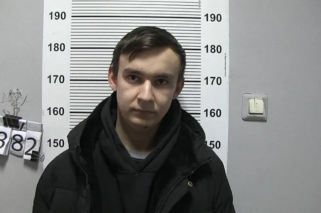 В Екатеринбурге парень с топором разнёс троллейбус и избил водителя