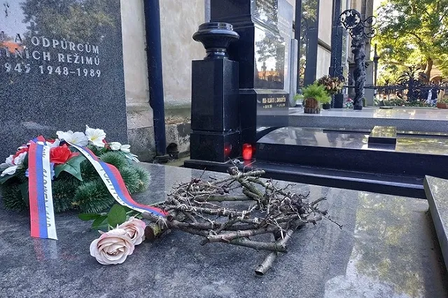 Экс-директор «Салюта» предложил сделать кладбища туристическими зонами