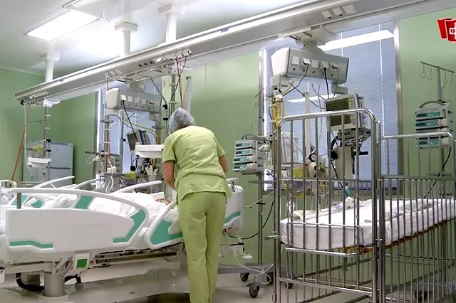 Свердловскую школьницу, раненную в голову из винтовки, выписали из больницы