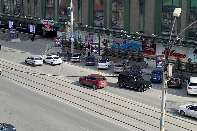 На Радищева легковушка столкнулась с Gelandewagen