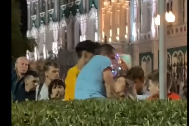 На проспекте Ленина в День города случилась драка из-за права посмотреть салют