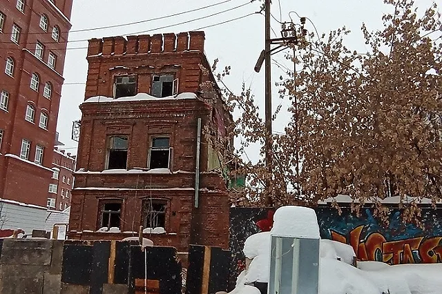Снос исторического здания на улице Розы Люксембург в Екатеринбурге начали 8 марта