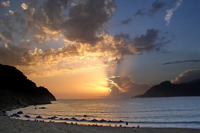 Туроператоры сообщили о резком росте спроса на туры в Грецию