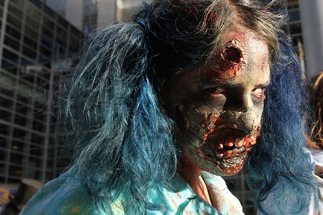 Около сотни школьников заявили о призраке, который пытался их убить