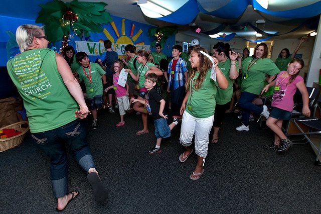 Девочке помешали провезти в лагерь водку, коньяк и полученный за секс амфетамин
