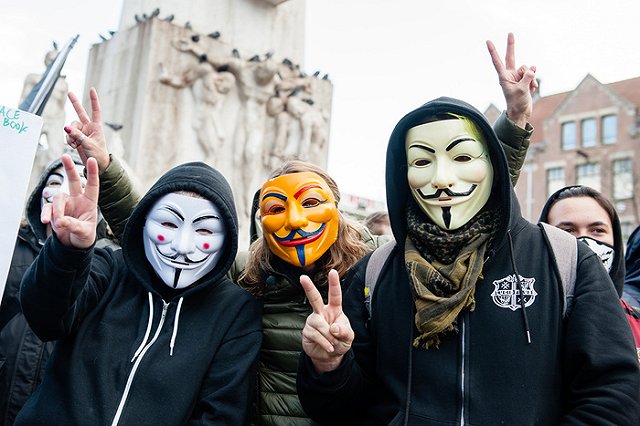 Хакер из Екатеринбурга признался в причастности к взлому сайта Демпартии США