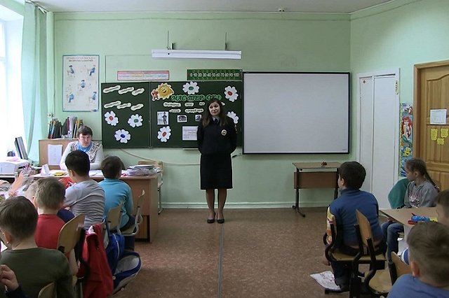 Сотрудники полиции рассказали екатеринбургским школьникам о «снятии порчи»