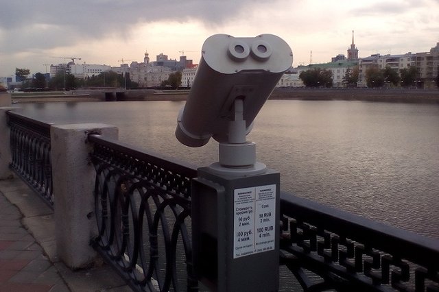 Туристический бинокль по типу нью-йоркского появился на Городском пруду