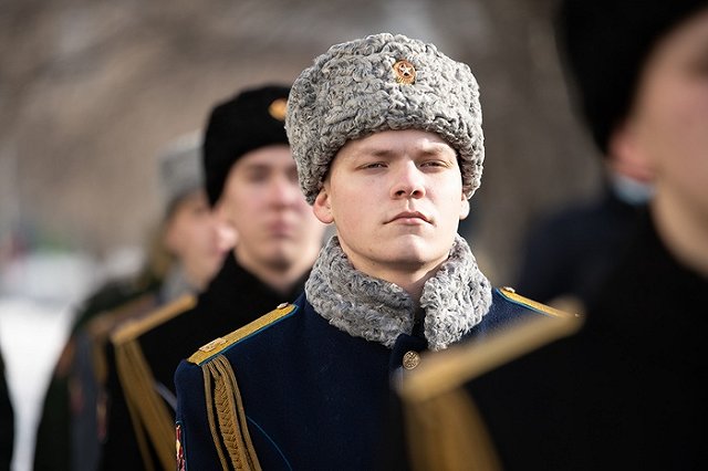 В Екатеринбурге открыт памятник военнослужащим