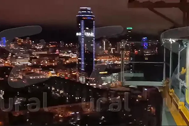 Екатеринбургский подросток забрался на крышу высотного ЖК