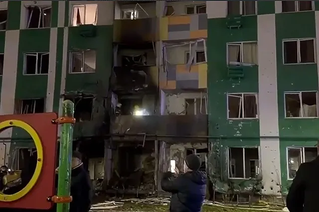 Семь человек ранены после попадания БПЛА в многоэтажку в Твери