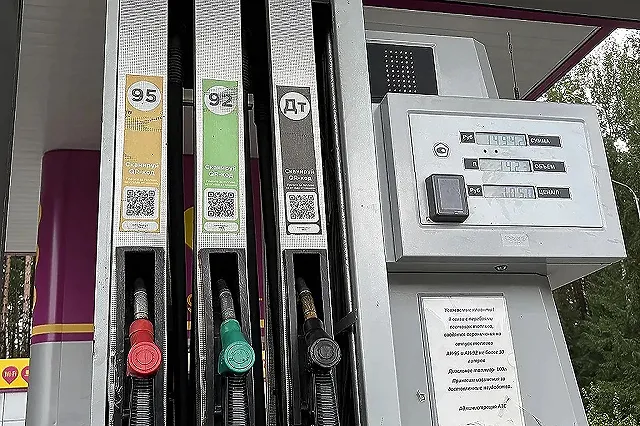 В Свердловской области «Газпромнефть» запретила водителям наливать бензин в канистры