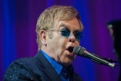 Екатеринбург исключен из гастрольного тура Элтона Джона