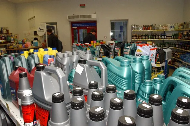 Пресечено производство контрафактных моторных масел с годовым доходом 12 млрд