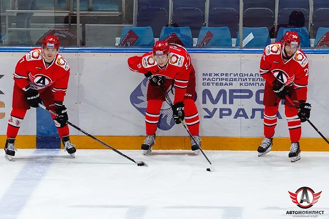 ХК «Автомобилист» проиграл первый матч на Кубке Шпенглера