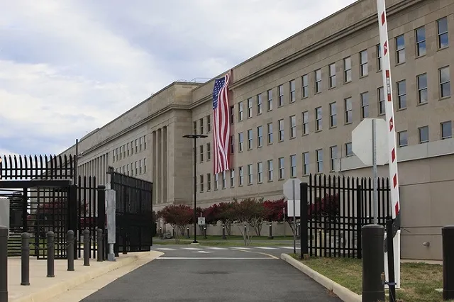 Познер заявил о переносе программы с экс-главой Пентагона из-за Сирии