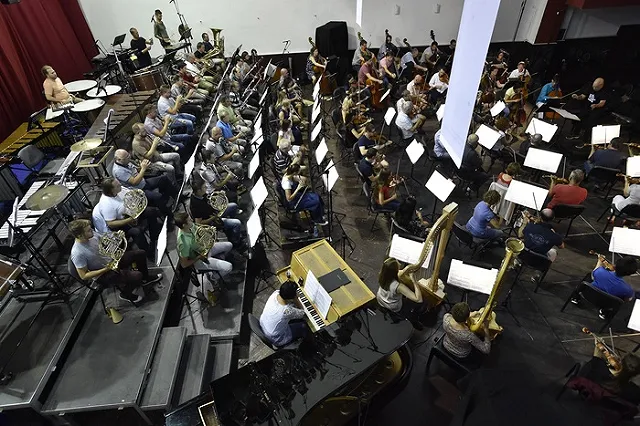 Жильцы дома у Филармонии написали открытое письмо чиновникам