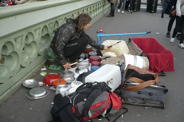 «Уральского пельменя» Мясникова удивили лондонские бомжи