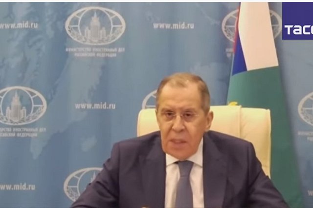 Лавров анонсировал ответные санкции по Навальному