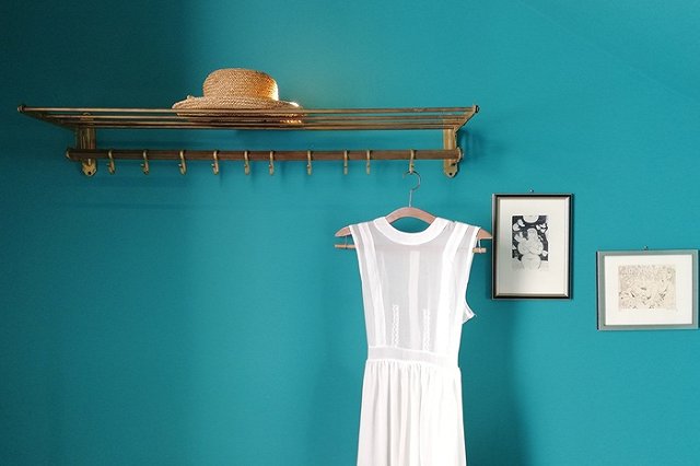 Екатеринбужец взыскал с химчистки более 240 тысяч рублей за испорченный сарафан