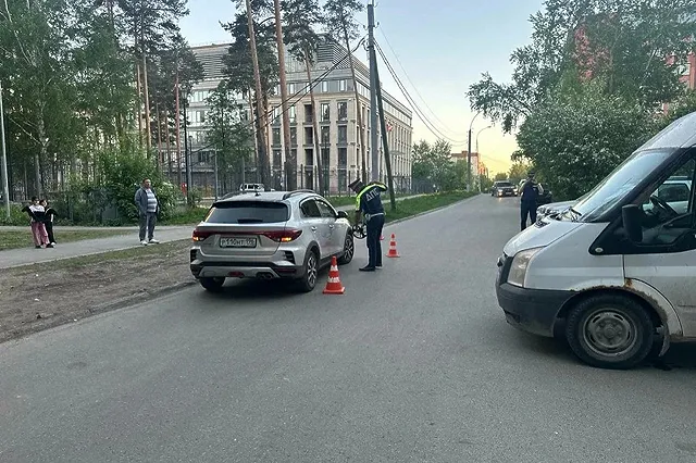 Автомобиль сбил подростка на улице Таежная в Екатеринбурге
