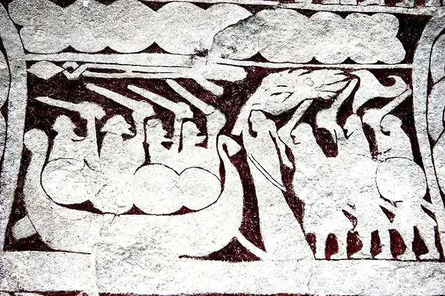 Эстонская таможня при досмотре российского грузовика нашла ржавый меч викингов