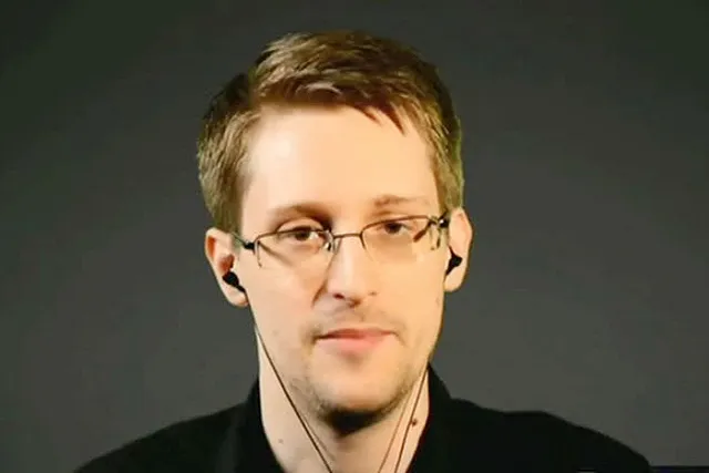 Сноуден: американские программы слежки не предотвратили ни одного теракта