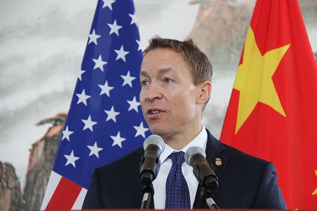 Трамп уволил временного главу иммиграционной полиции США