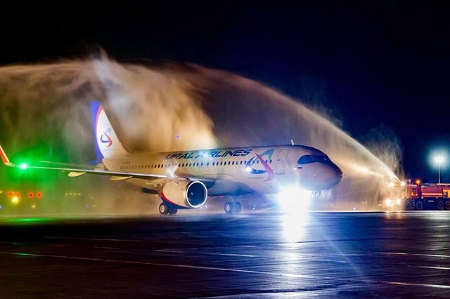 В Кольцово ожидается аварийная посадка самолета с 200 пассажирами на борту. Дополнено