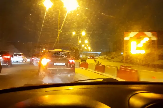 На Объездной, где возводят эстакаду к «золотому» автовокзалу, снова изменили правила проезда