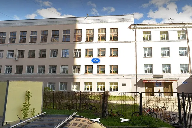 На Уралмаше в школе рухнул потолок. После этого её признали аварийной