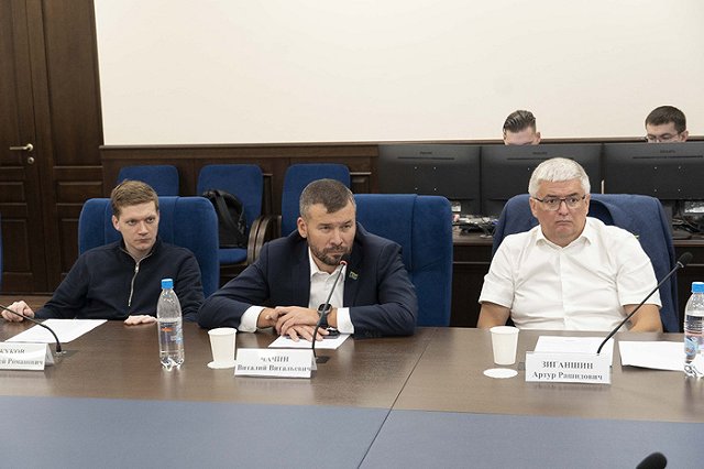 В Екатеринбурге начнут отправлять на СВО автомобили без хозяев