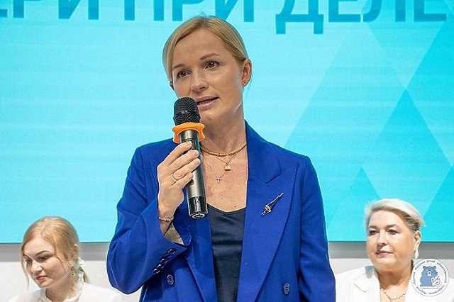 Суд отправил под домашний арест жену свердловского вице-губернатора