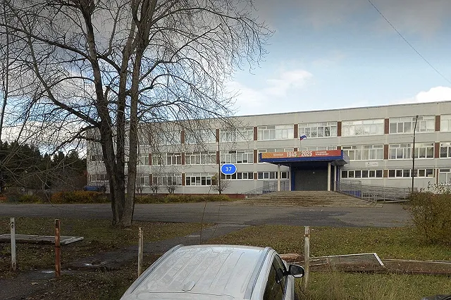 Учительница, на которую напал девятиклассник, умерла в больнице