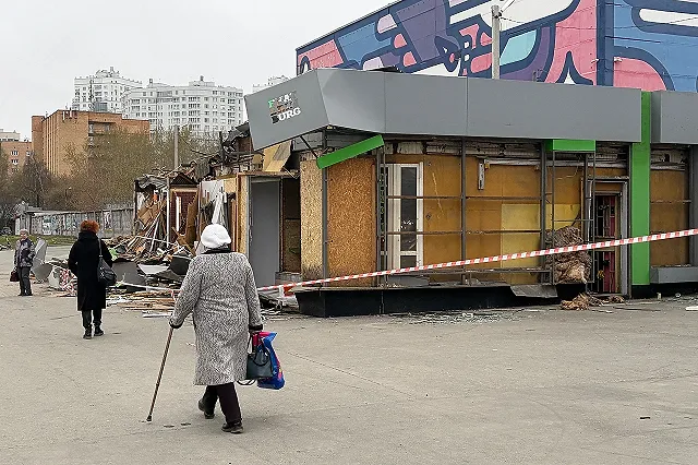 На содержание стеклянных остановок в Екатеринбурге выделили 37 миллионов рублей