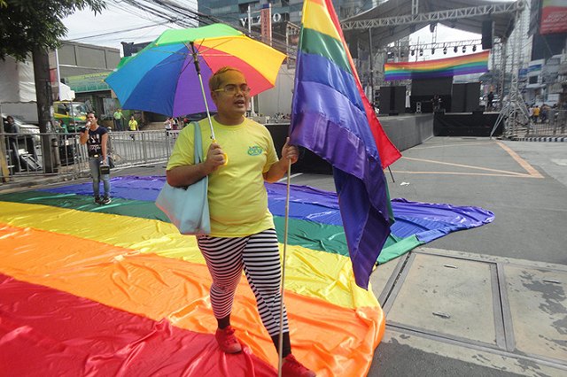 Однополые браки во Франции два года спустя: полный провал