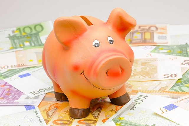 «Мистика»: в Москве деньги в инскассаторской сумке превратились в бумажки