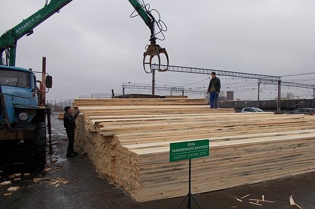 На Урале пресекли контрабанду леса на 1,5 млн рублей