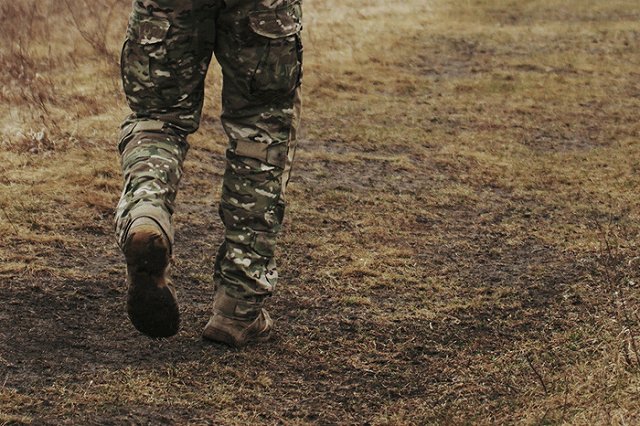 На Урале в бар отказались впускать солдата в военной форме