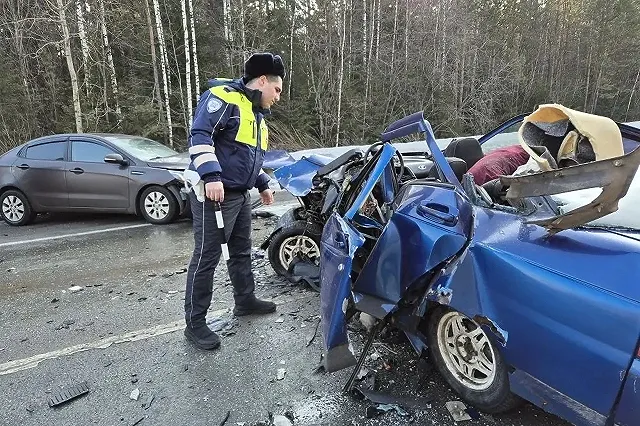 Водитель ВАЗ-2110 погиб в столкновении с KIA на Серовском тракте