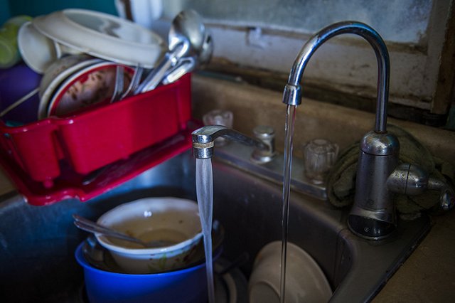 Калифорнийцы начали борьбу с перерасходом воды с помощью папарацци