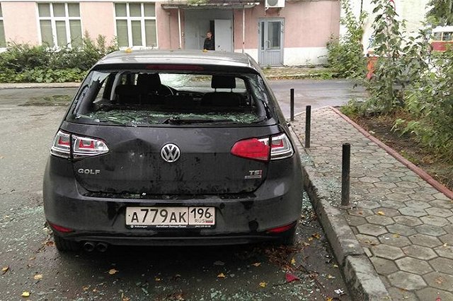 Сотонину из «Лиги ЖКХ» хулиганы изуродовали автомобиль