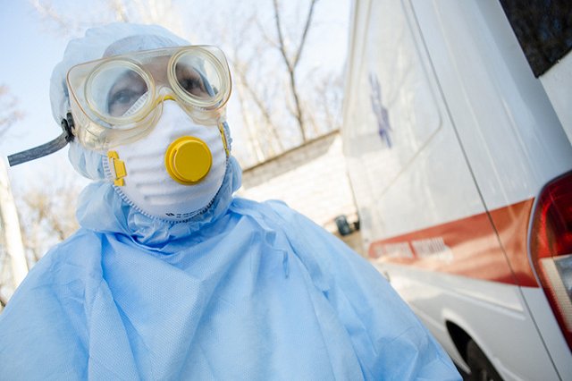 Заражённый коронавирусом школьник сбежал из больницы в Москве