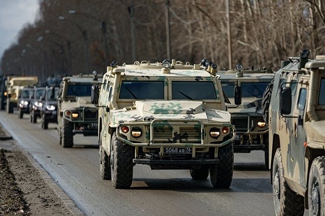 Такого никогда не было: о перекрытии дорог в Екатеринбурге предупреждает МЧС