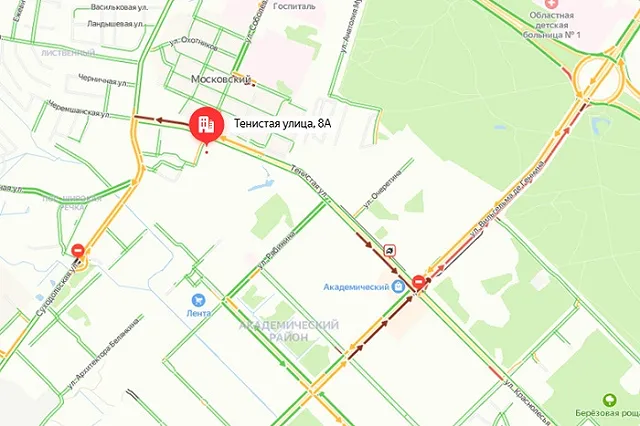 Жителям Академического перекрыли выезд бетонными блоками