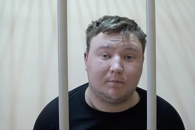 Безработный и монтёр избили студента на Вайнера, заставив перевести 800 рублей