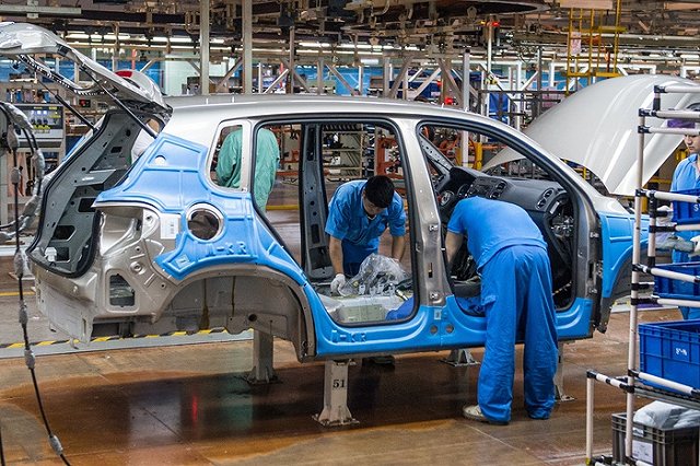 Завод Volkswagen в Калуге будет работать по выходным до осени