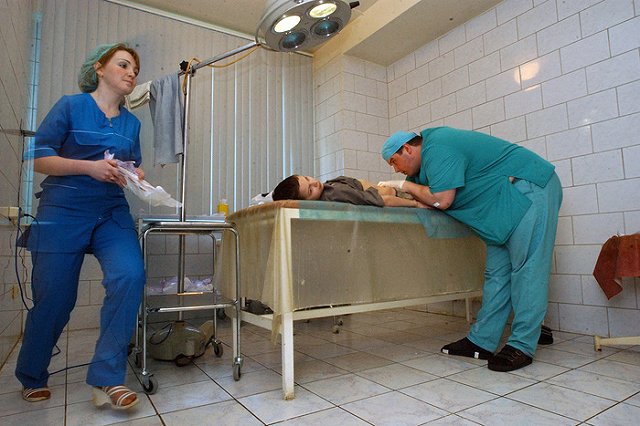 Пациент после приема застрелил норильского венеролога