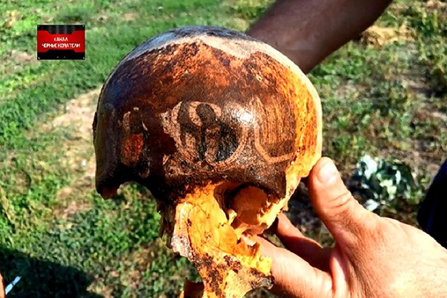 На останках солдата Красной Армии проявились нерукотворные иконы