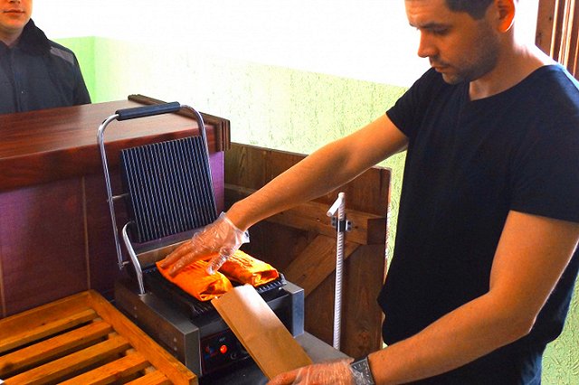 В свердловских колониях начали продавать мороженое, газировки и шаурму